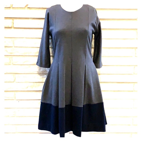 - GAP DRESS - Picture 1 of 8